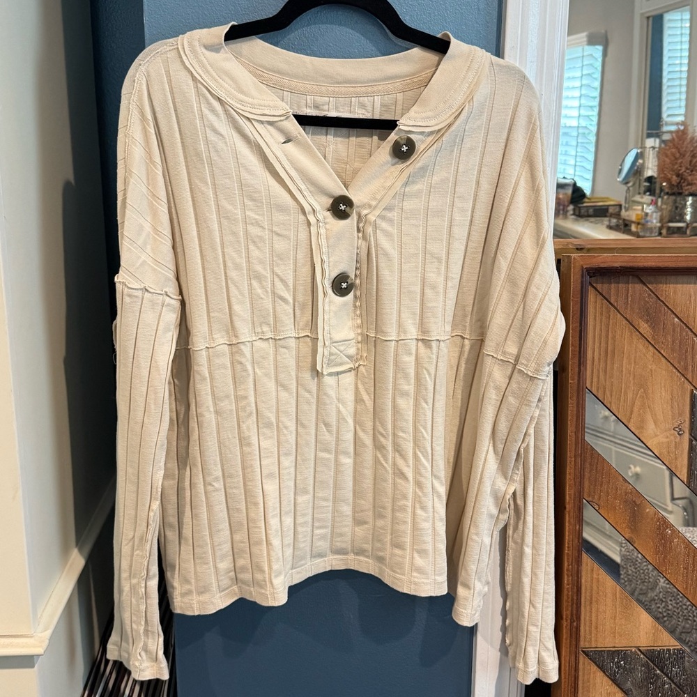 Free People- Long Sleeved